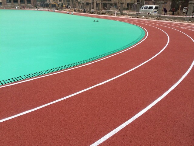 【學(xué)校操場(chǎng)塑膠跑道】學(xué)校操場(chǎng)的塑膠跑道對(duì)人體有害嗎?